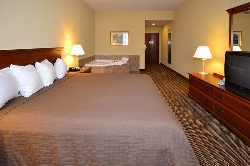 Fairfield By Marriott & Lebanon Valley Hotel 3*